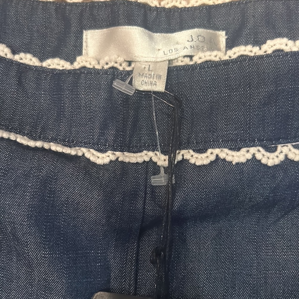 NWT ANTHRO J.O.A. High Waist Blue and White Embroidered Shorts size large - Picture 4 of 10
